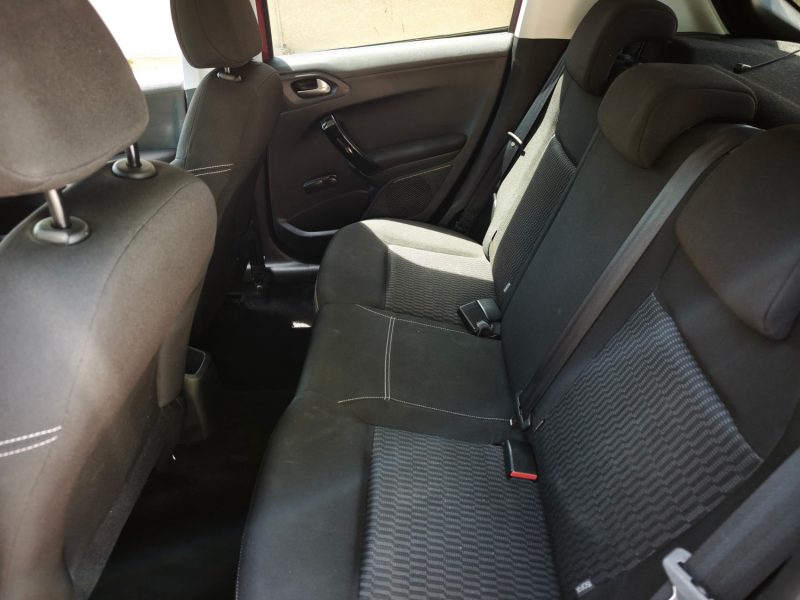 PEUGEOT 208  1.2 VTI 82 STYLE 2017