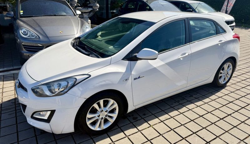 HYUNDAI I30 1.6 CRDI 110 PACK SENSATION BLUE DRIVE 2014