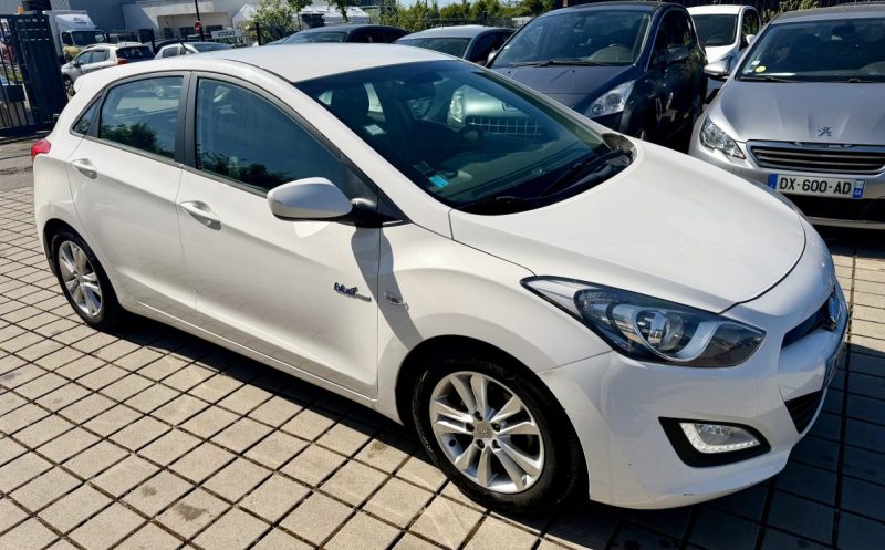 HYUNDAI I30 1.6 CRDI 110 PACK SENSATION BLUE DRIVE 2014