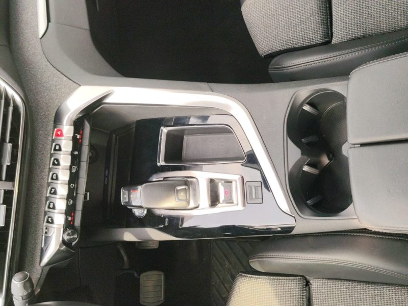 PEUGEOT 3008 II 1.2 PURETECH 130 S&S ALLURE BUSINESS EAT8