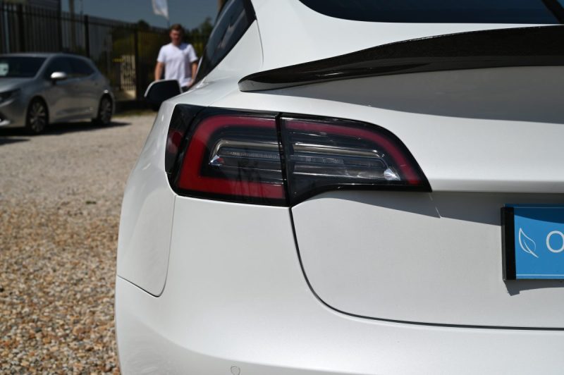 TESLA MODEL 3 PERFORMANCE DUAL MOTOR AWD 483CH 10/2019