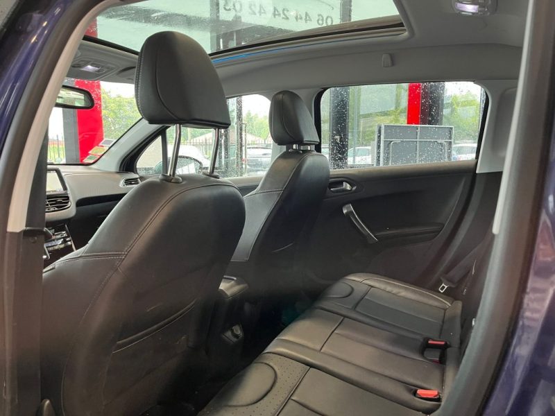 🚗 PEUGEOT 2008 1.6 e-HDI 92ch ⚙️ FÉLINE ☀️ Toit panoramique ♨️ Sièges chauffants 📡 Radar de recul