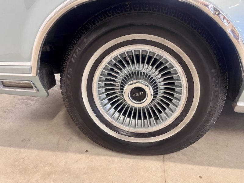 LINCOLN  Continental Mark V Diamond Blue Jubilée Edition 7.5 V8 210CH BVA de 1978