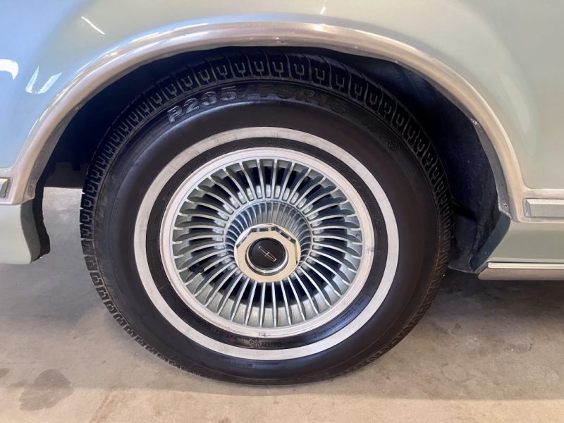 LINCOLN  Continental Mark V Diamond Blue Jubilée Edition 7.5 V8 210CH BVA de 1978