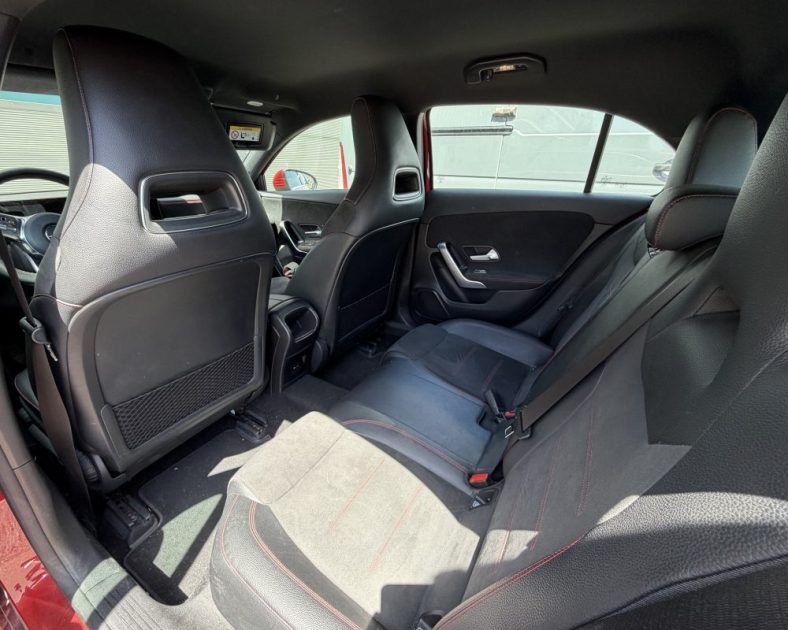 MERCEDES CLASSE A 180  - Pack AMG LINE - Boite Auto - Caméra - ENTRETIEN COMPLET
