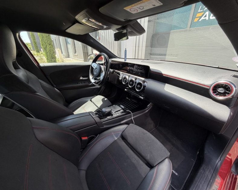 MERCEDES CLASSE A 180  - Pack AMG LINE - Boite Auto - Caméra - ENTRETIEN COMPLET
