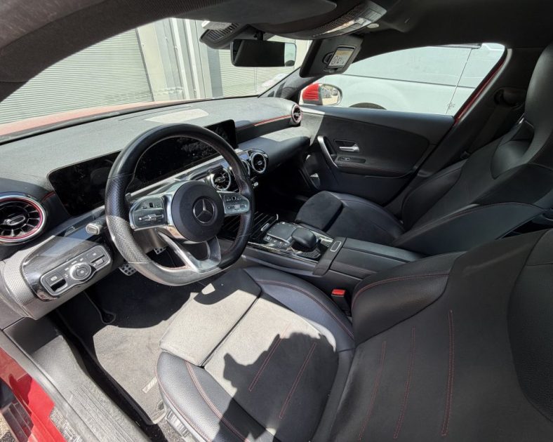 MERCEDES CLASSE A 180  - Pack AMG LINE - Boite Auto - Caméra - ENTRETIEN COMPLET