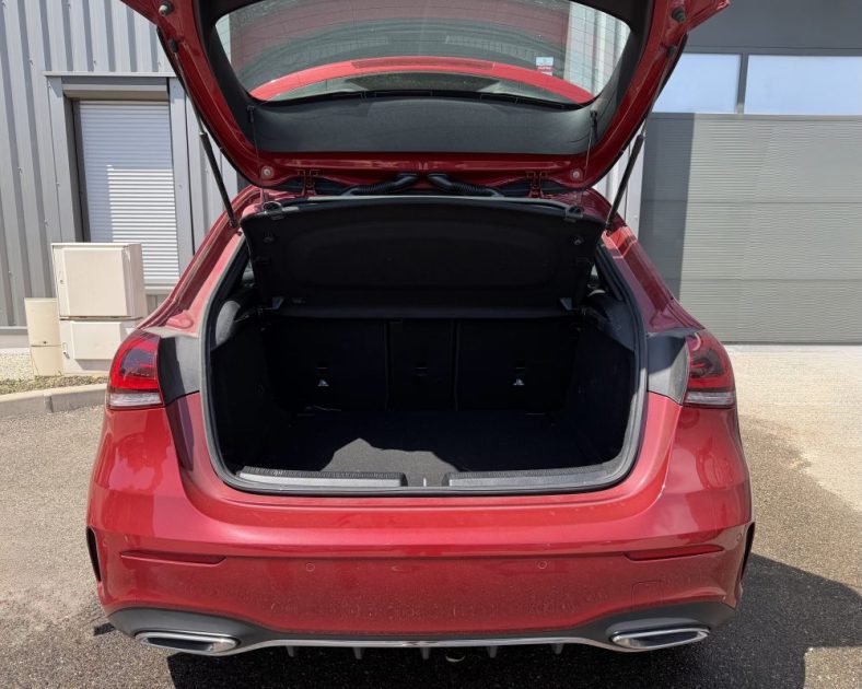 MERCEDES CLASSE A 180  - Pack AMG LINE - Boite Auto - Caméra - ENTRETIEN COMPLET
