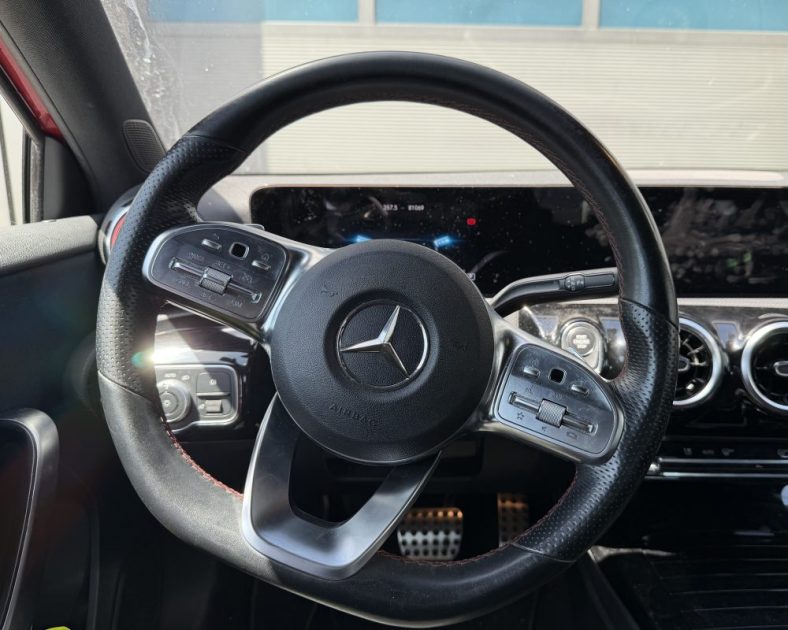 MERCEDES CLASSE A 180  - Pack AMG LINE - Boite Auto - Caméra - ENTRETIEN COMPLET
