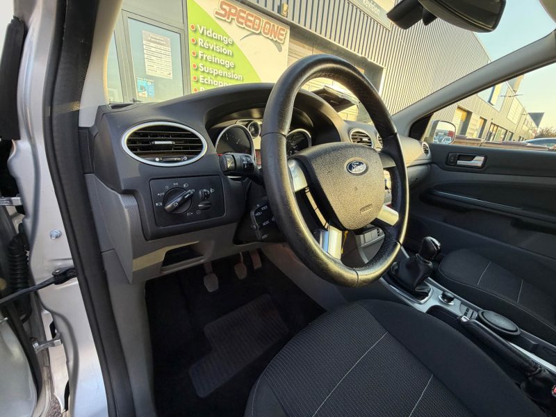FORD FOCUS II 1.8 TDCI 115 GHIA 2010