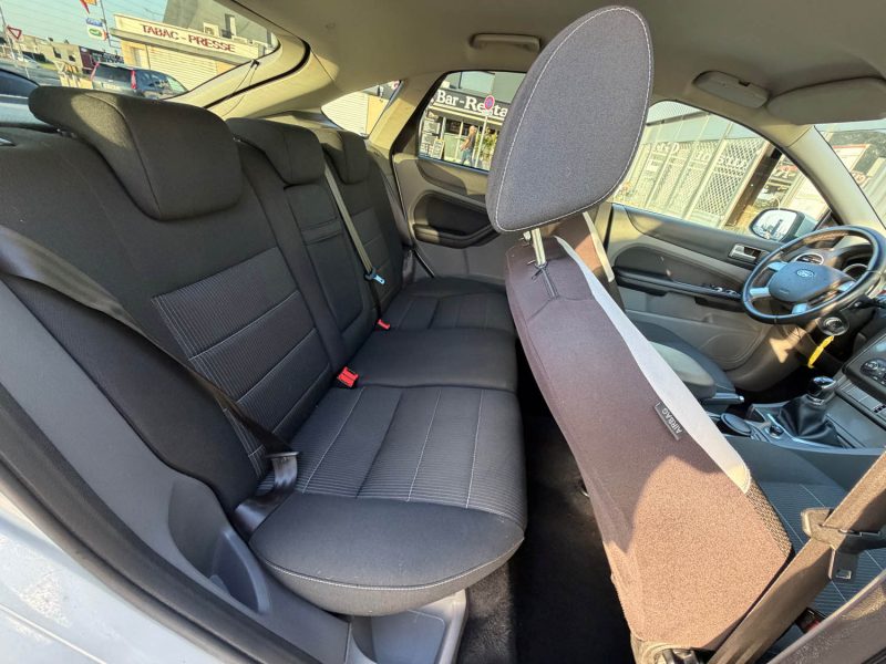 FORD FOCUS II 1.8 TDCI 115 GHIA 2010