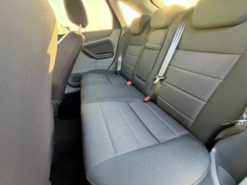 FORD FOCUS II 1.8 TDCI 115 GHIA 2010