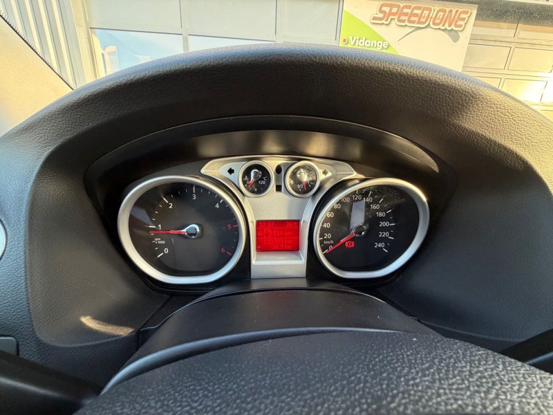 FORD FOCUS II 1.8 TDCI 115 GHIA 2010