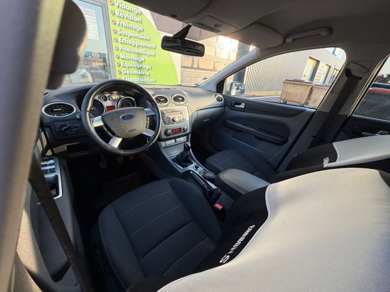 FORD FOCUS II 1.8 TDCI 115 GHIA 2010