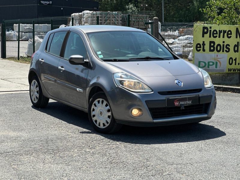 CLIO 3 DYNAMIQUE 1.5 DCI 70 CV / CLIM / Paiement 4X ou 10X Possible