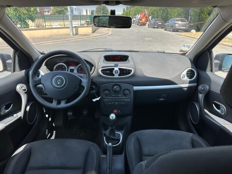 CLIO 3 DYNAMIQUE 1.5 DCI 70 CV / CLIM / Paiement 4X ou 10X Possible