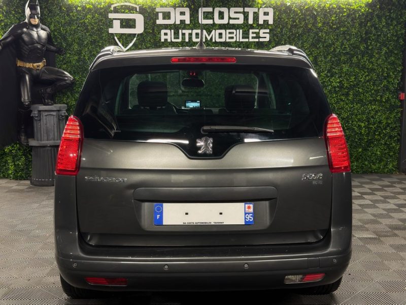 PEUGEOT 5008 1.6 Hdi 112 Cv BOITE AUTOMATIQUE TOIT PANORAMIQUE ECRAN DVD GPS CRIT AIR 2 
