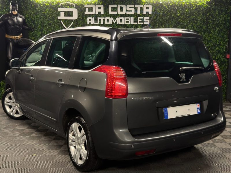 PEUGEOT 5008 1.6 Hdi 112 Cv BOITE AUTOMATIQUE TOIT PANORAMIQUE ECRAN DVD GPS CRIT AIR 2 