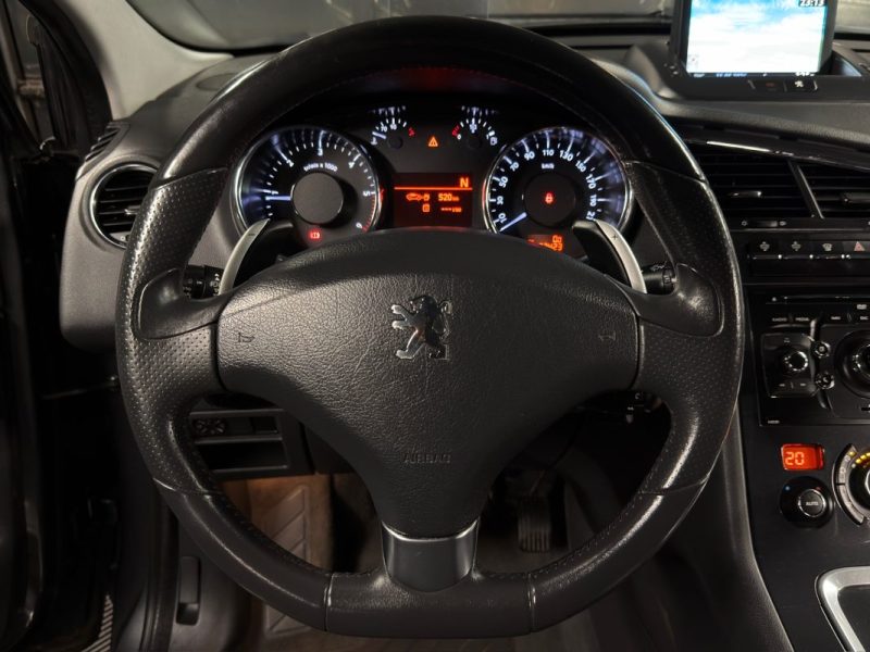 PEUGEOT 5008 1.6 Hdi 112 Cv BOITE AUTOMATIQUE TOIT PANORAMIQUE ECRAN DVD GPS CRIT AIR 2 