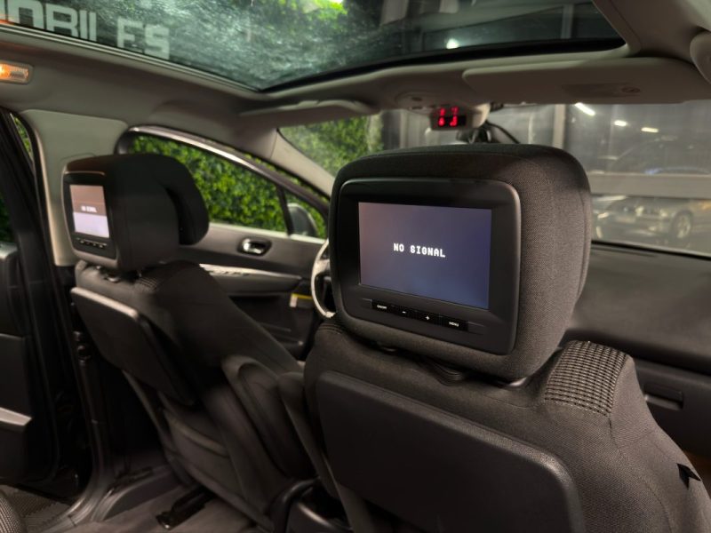 PEUGEOT 5008 1.6 Hdi 112 Cv BOITE AUTOMATIQUE TOIT PANORAMIQUE ECRAN DVD GPS CRIT AIR 2 