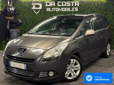 PEUGEOT 5008 1.6 Hdi 112 Cv BOITE AUTOMATIQUE TOIT PANORAMIQUE ECRAN DVD GPS CRIT AIR 2 