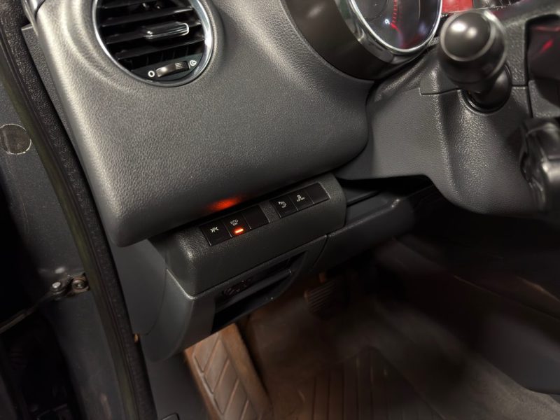 PEUGEOT 5008 1.6 Hdi 112 Cv BOITE AUTOMATIQUE TOIT PANORAMIQUE ECRAN DVD GPS CRIT AIR 2 