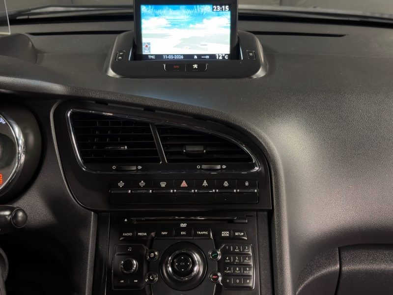 PEUGEOT 5008 1.6 Hdi 112 Cv BOITE AUTOMATIQUE TOIT PANORAMIQUE ECRAN DVD GPS CRIT AIR 2 