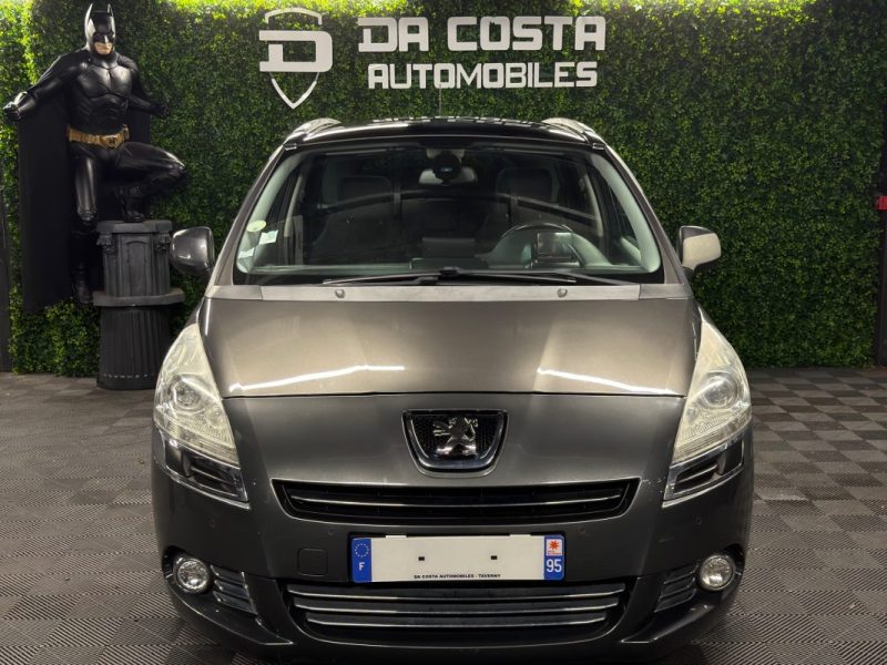 PEUGEOT 5008 1.6 Hdi 112 Cv BOITE AUTOMATIQUE TOIT PANORAMIQUE ECRAN DVD GPS CRIT AIR 2 