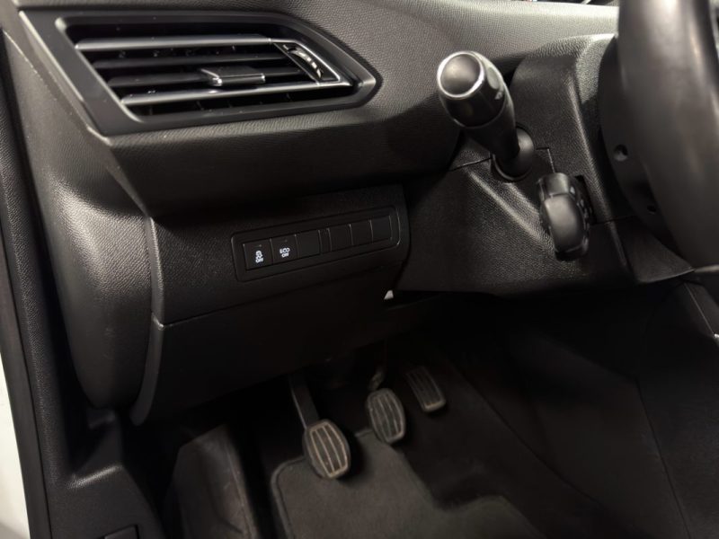 PEUGEOT 308 II ALLURE 1.2 TURBO 130 Cv 59 900 Kms GPS TACTILE CAMERA BVM6 CRIT AIR 1 - GARANTIE 1 AN
