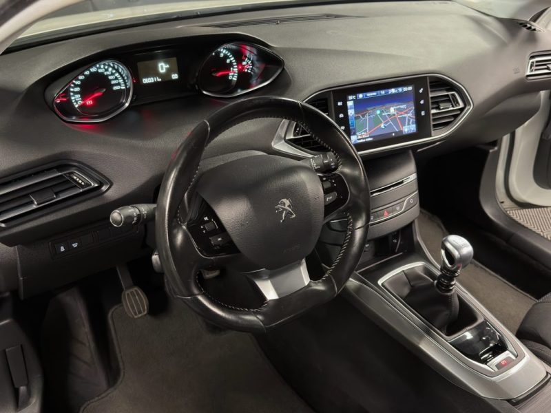PEUGEOT 308 II ALLURE 1.2 TURBO 130 Cv 59 900 Kms GPS TACTILE CAMERA BVM6 CRIT AIR 1 - GARANTIE 1 AN