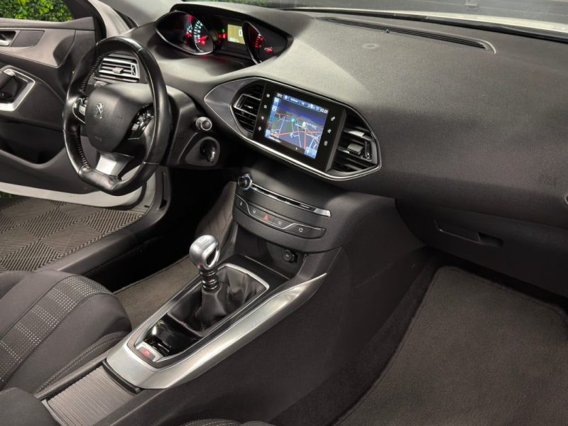 PEUGEOT 308 II ALLURE 1.2 TURBO 130 Cv 59 900 Kms GPS TACTILE CAMERA BVM6 CRIT AIR 1 - GARANTIE 1 AN