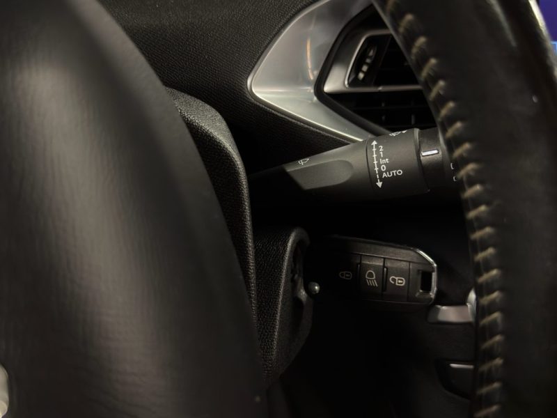 PEUGEOT 308 II ALLURE 1.2 TURBO 130 Cv 59 900 Kms GPS TACTILE CAMERA BVM6 CRIT AIR 1 - GARANTIE 1 AN