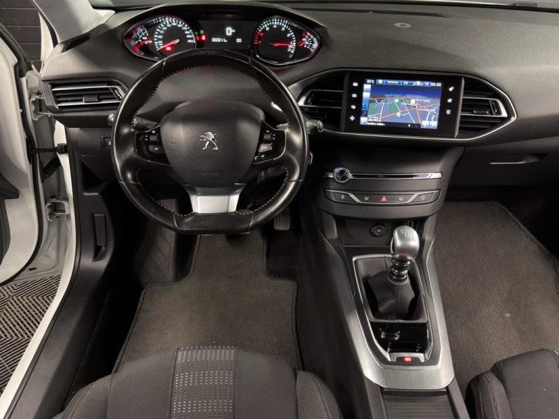 PEUGEOT 308 II ALLURE 1.2 TURBO 130 Cv 59 900 Kms GPS TACTILE CAMERA BVM6 CRIT AIR 1 - GARANTIE 1 AN