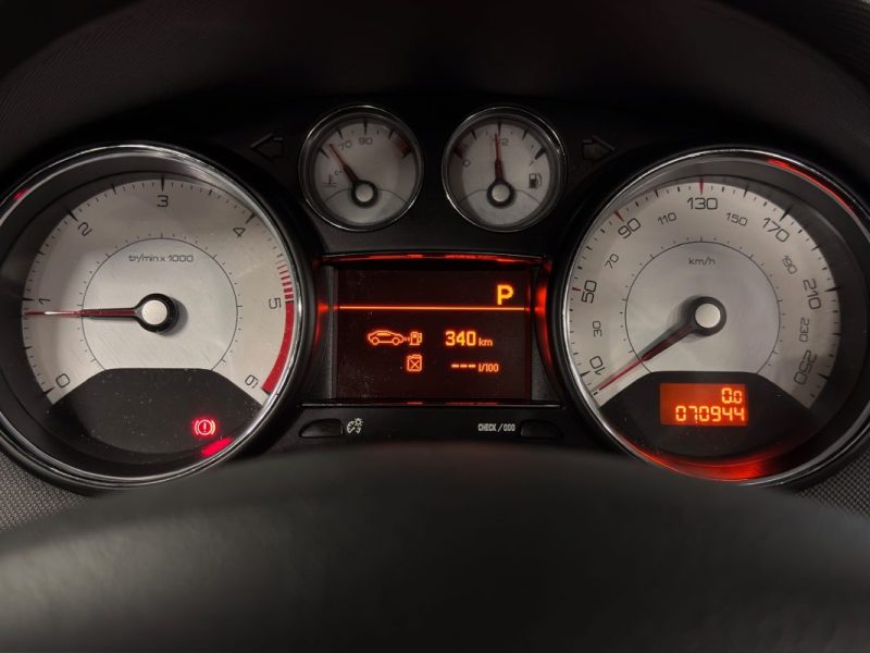 PEUGEOT 308 CC PHASE 2 CABRIOLET FELINE 2.0 HDI 163 Cv BOITE AUTO INTERIEUR CUIR GPS - GARANTIE 1 AN