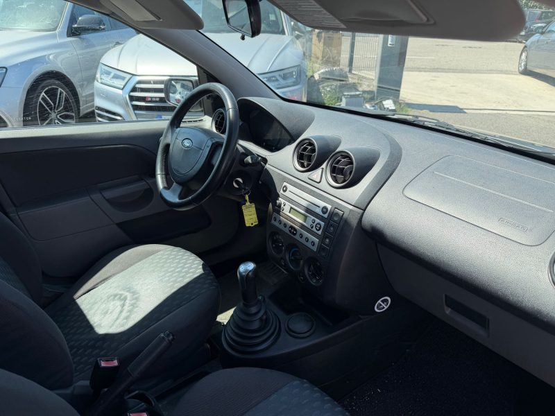 FORD FIESTA 1.6I 100CH CLIM GARANTIE