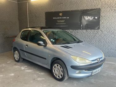 PEUGEOT 206 X LINE 1.4I TOIT PANORAMIQUE  