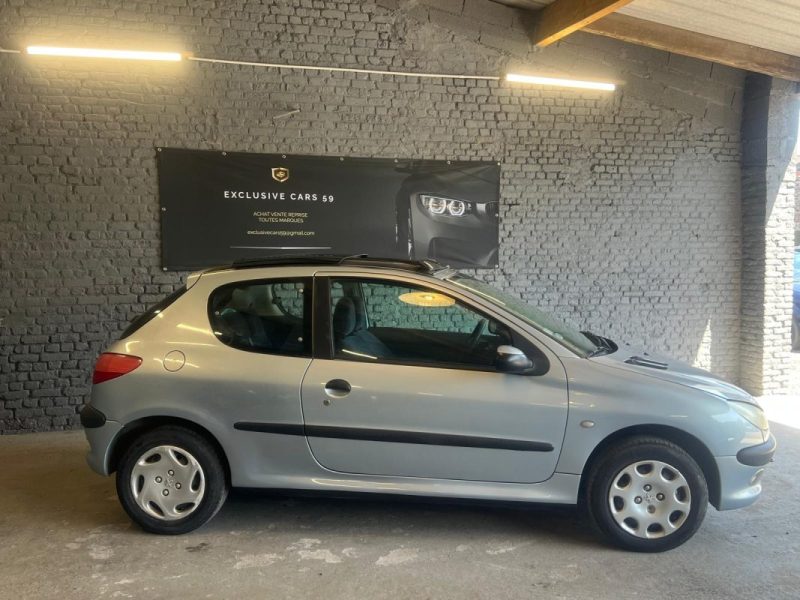 PEUGEOT 206 X LINE 1.4I TOIT PANORAMIQUE  