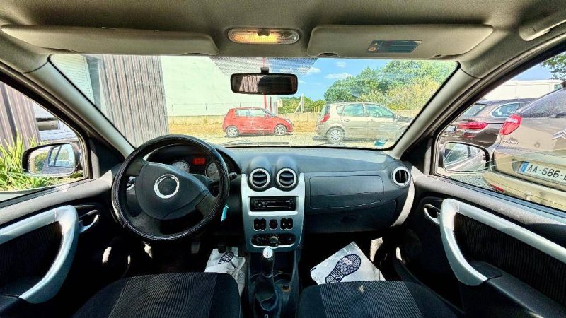 DACIA SANDERO  1.4 LAUREATE 