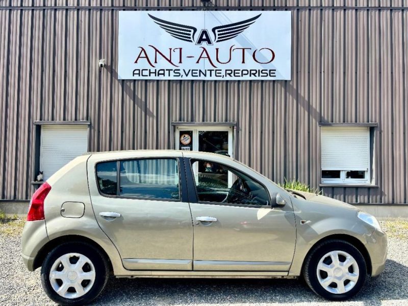 DACIA SANDERO  1.4 LAUREATE 