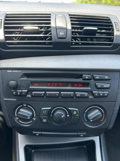 BMW SERIE 1 116I 115CV / 120KM / CLIM / SIÈGE CHAUFFANT / PAIEMENT 4-10 FOIS POSSIBLE 2005