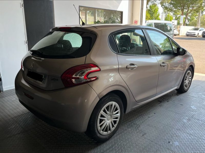 PEUGEOT 208 1.6 HDI 2012