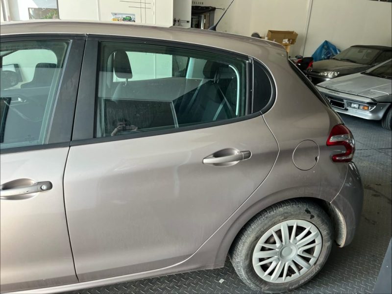 PEUGEOT 208 1.6 HDI 2012