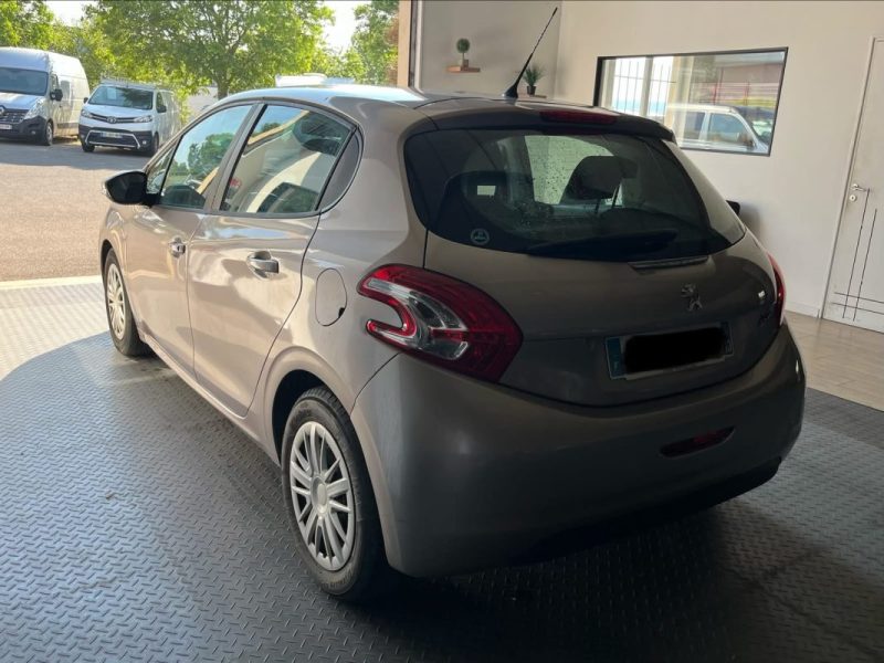 PEUGEOT 208 1.6 HDI 2012