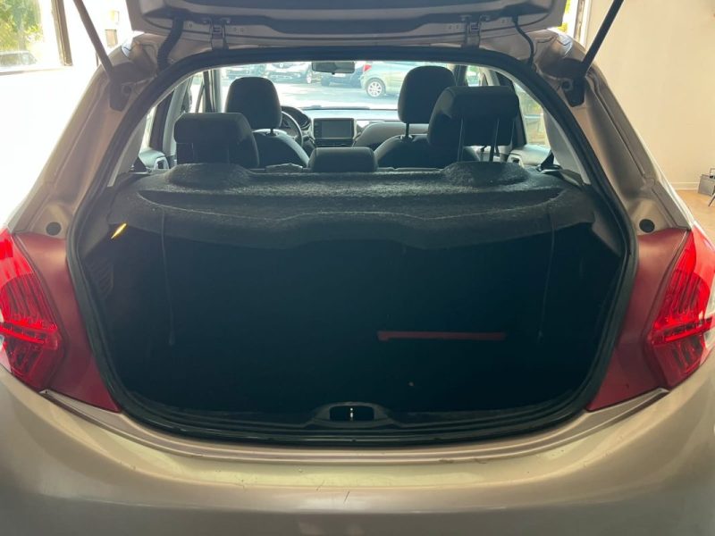 PEUGEOT 208 1.6 HDI 2012
