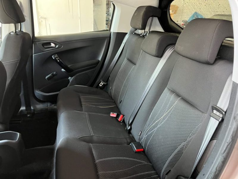 PEUGEOT 208 1.6 HDI 2012