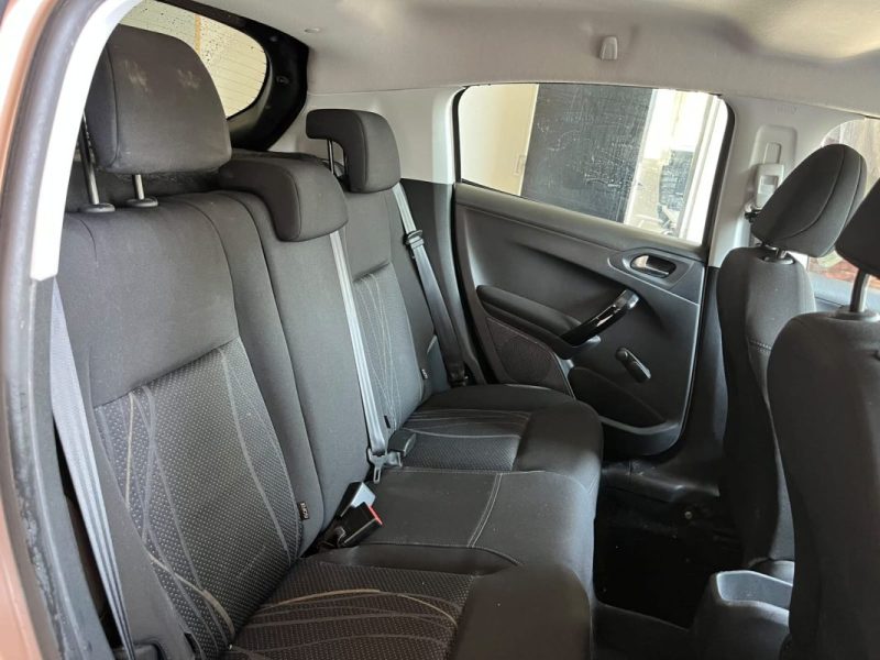 PEUGEOT 208 1.6 HDI 2012
