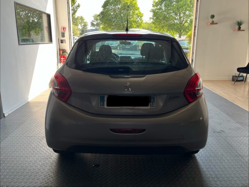 PEUGEOT 208 1.6 HDI 2012