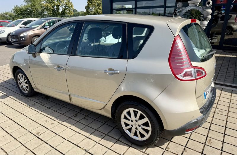RENAULT SCÉNIC III  SCENIC III 2.0 16V 140CH PRIVILEGE 2009