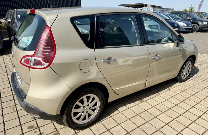 RENAULT SCÉNIC III  SCENIC III 2.0 16V 140CH PRIVILEGE 2009