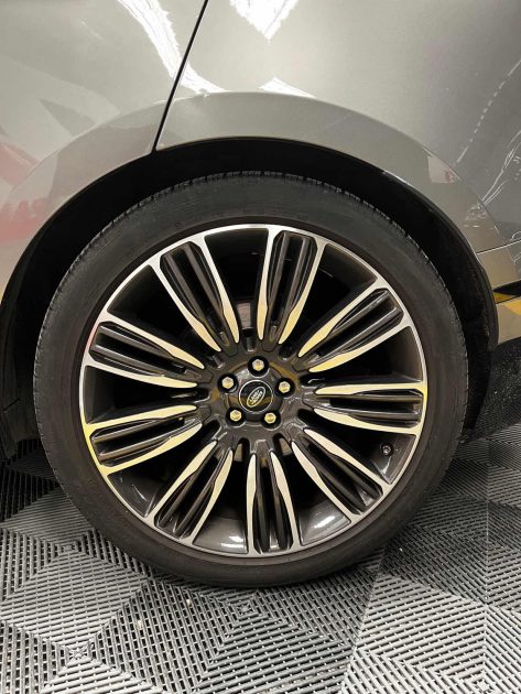 RANGE ROVER VELAR R-DYNAMIC V6 3.0D 300CH(TOIT OUVRANT, SONO MERIDIAN, CAMÉRA 360°,SIÈGES CHAUFFANT)